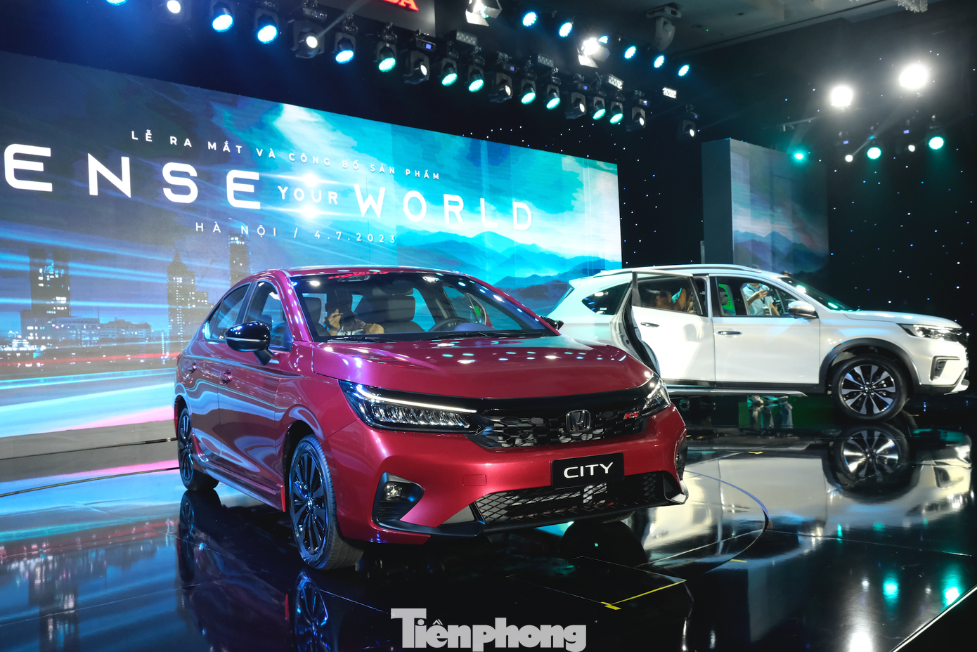 Honda chính thức trình làng sedan City và BR-V hybrid.