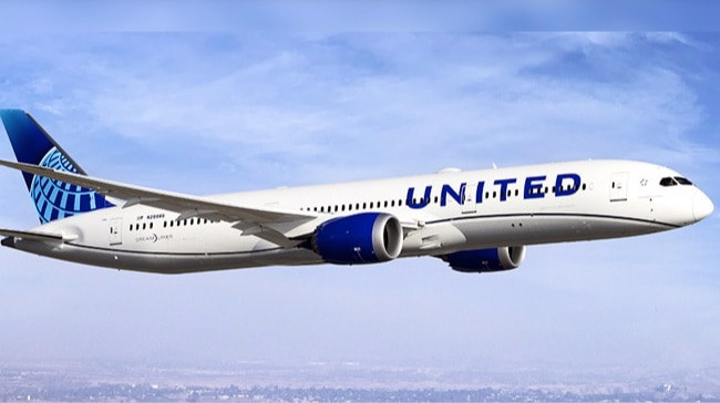 Máy bay Boeing 777 đột ngột hạ độ cao. Máy bay Boeing 777 đột ngột hạ độ cao.