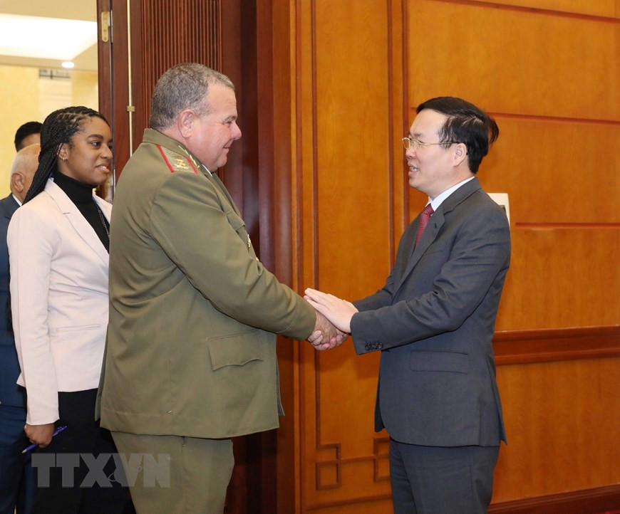 Thường trực Ban Bí thư Võ Văn Thưởng tiếp Chủ nhiệm Chính trị các Lực lượng vũ trang Cách mạng Cuba Victor Rojo Ramos thăm Việt Nam (7/12/2022). (Ảnh: Phương Hoa/TTXVN).