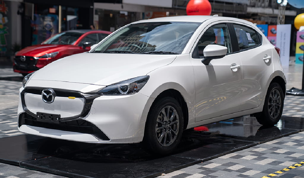 Tại Thái Lan, Mazda 2 có cả phiên bản sedan và hatchback. Tại Thái Lan, Mazda 2 có cả phiên bản sedan và hatchback.