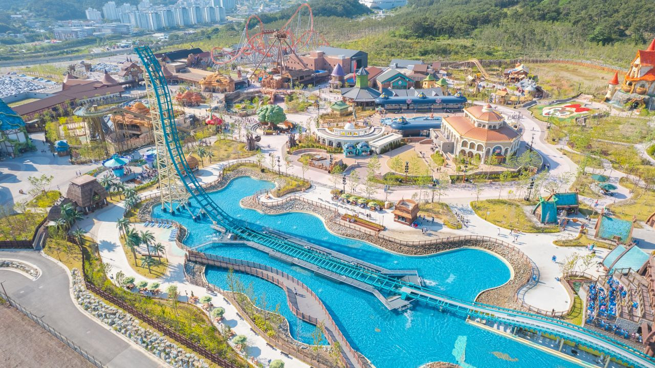Công viên Lotte World tại Busan chứa đựng các trò chơi của xứ sở diệu kỳ. Công viên Lotte World tại Busan chứa đựng các trò chơi của xứ sở diệu kỳ.