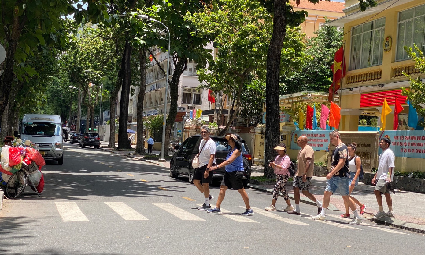 Việt Nam có chi phí sinh hoạt phải chăng so với tài chính của người ngoại quốc. Việt Nam có chi phí sinh hoạt phải chăng so với tài chính của người ngoại quốc.