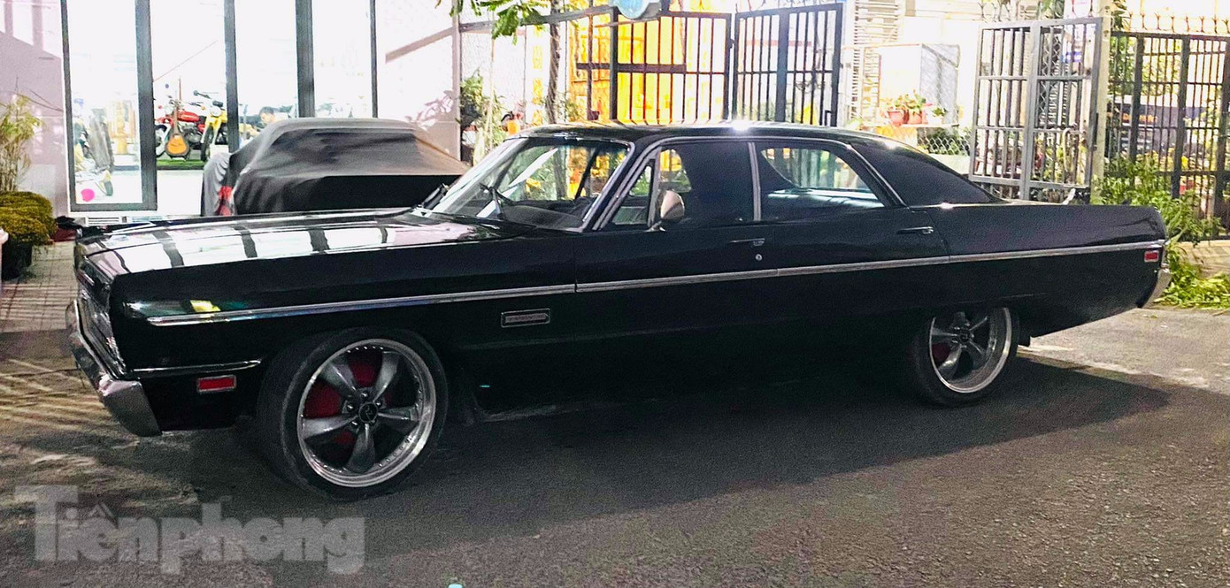 Công đoạn dựng lại thân xe rất cần sự tỉ mỉ.