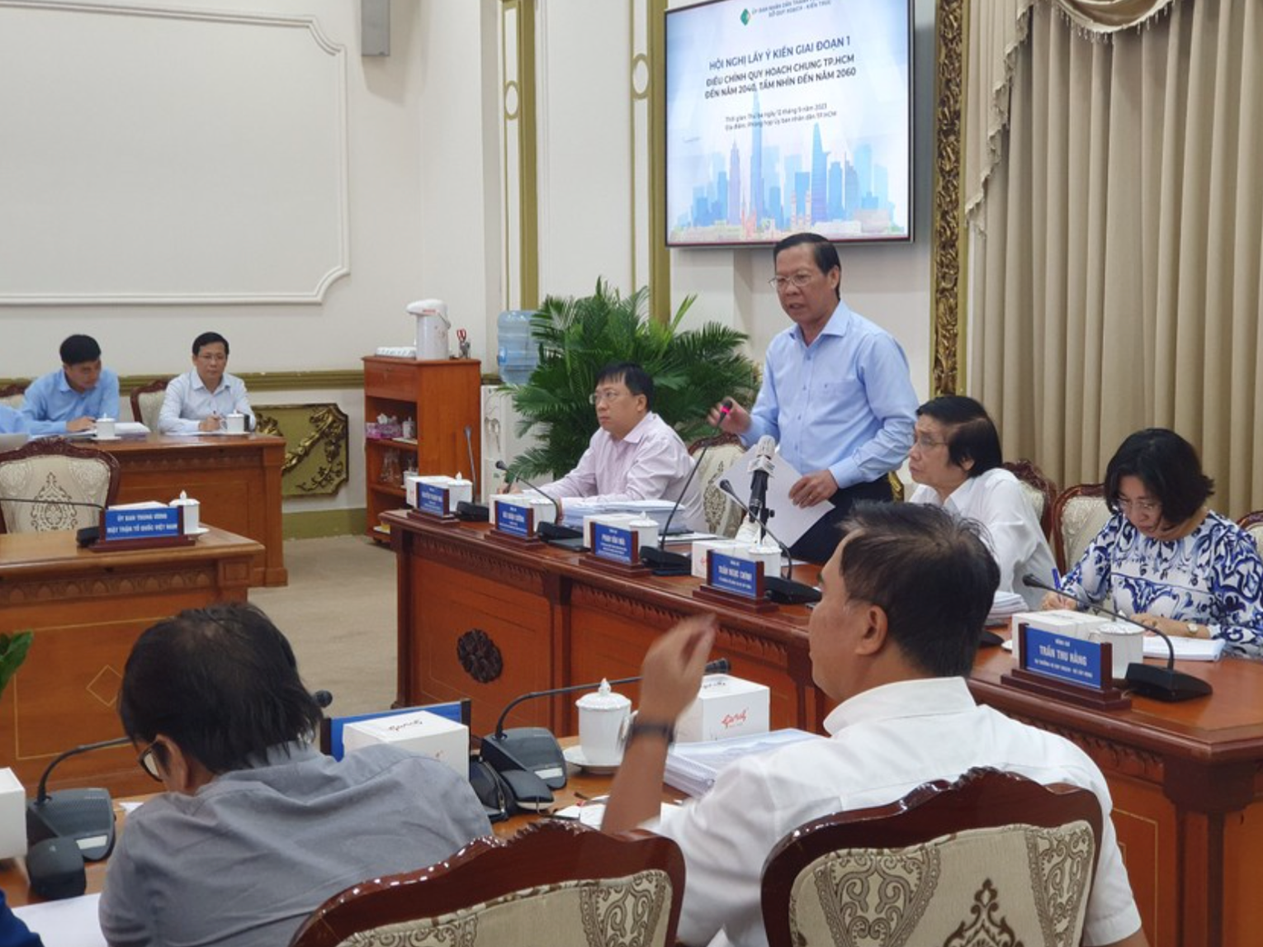 Chủ tịch UBND TP.HCM Phan Văn Mãi phát biểu tại hội nghị sáng 12-9. Ảnh: KC.