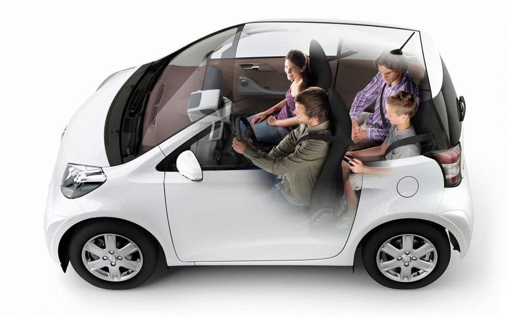 Tổng quan nội thất Toyota IQ.