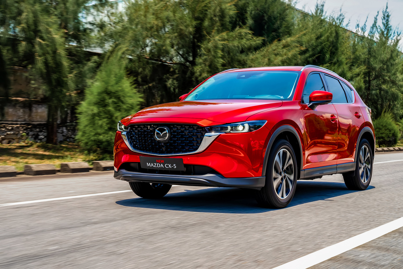 Mazda CX-5 hiện đang thu hút khách hàng nhờ giá bán cạnh tranh và uy tín thương hiệu.