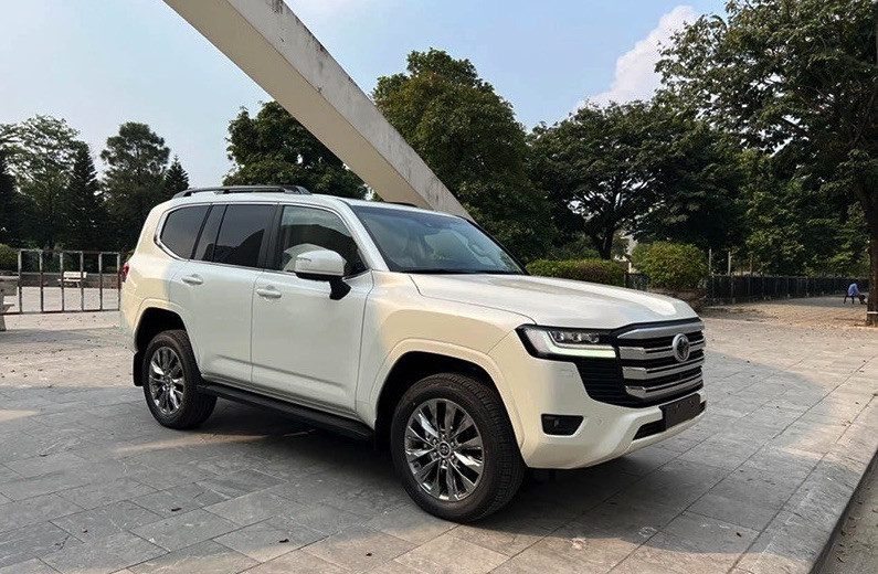 Land Cruiser LC 300 đạt doanh số 63 chiếc vào tháng 7/2023. Land Cruiser LC 300 đạt doanh số 63 chiếc vào tháng 7/2023.