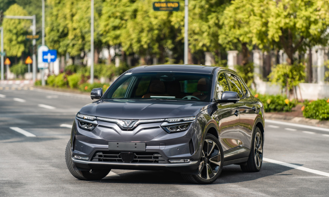 Xe điện VinFast mở ra xu hướng sử dụng phương tiện mới cho người tiêu dùng trong nước. Xe điện VinFast mở ra xu hướng sử dụng phương tiện mới cho người tiêu dùng trong nước.