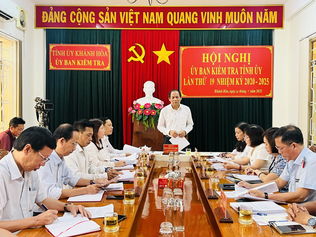 Ông Nguyễn Văn Ghi chủ trì hội nghị.