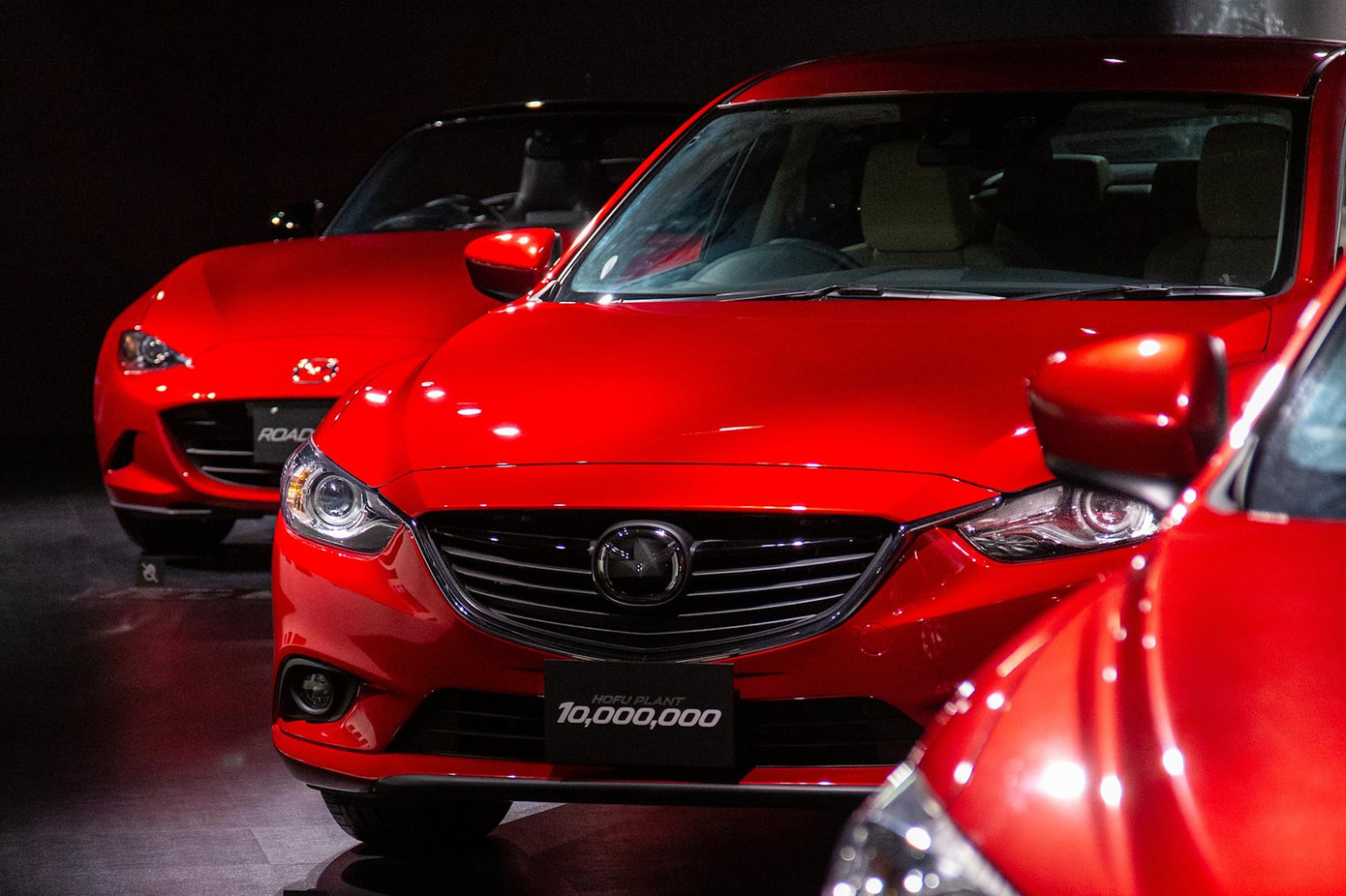 Đứng cùng chiếc SUV bán chạy bậc nhất của thương hiệu trong hơn một thập kỷ qua bao gồm Mazda6 và MX-5 Miata thế hệ ND.