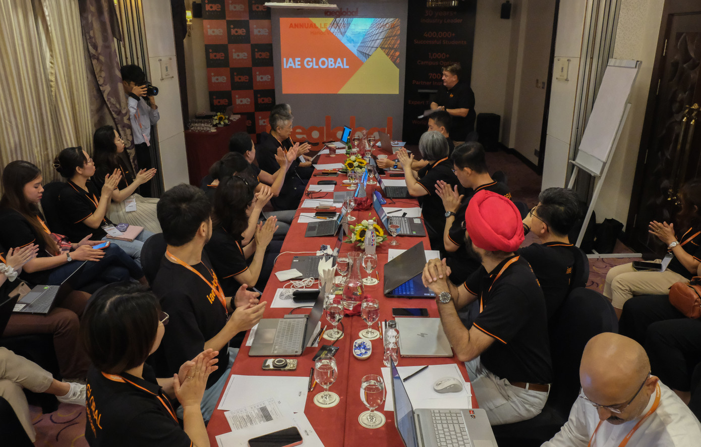 Buổi họp các văn phòng đại diện của iae GLOBAL tại Việt Nam. Buổi họp các văn phòng đại diện của iae GLOBAL tại Việt Nam.