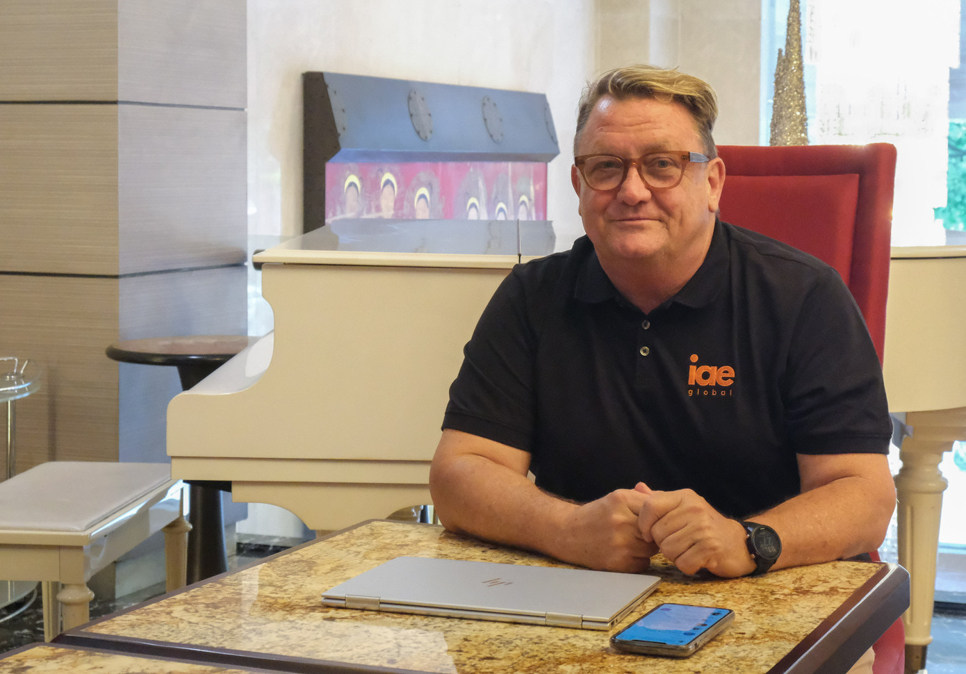 Ông Michael Barnes hy vọng sinh viên Việt Nam có thể trở về xây dựng đất nước sau khi tích lũy kiến thức từ nền giáo dục tiên tiến. Ông Michael Barnes hy vọng sinh viên Việt Nam có thể trở về xây dựng đất nước sau khi tích lũy kiến thức từ nền giáo dục tiên tiến.