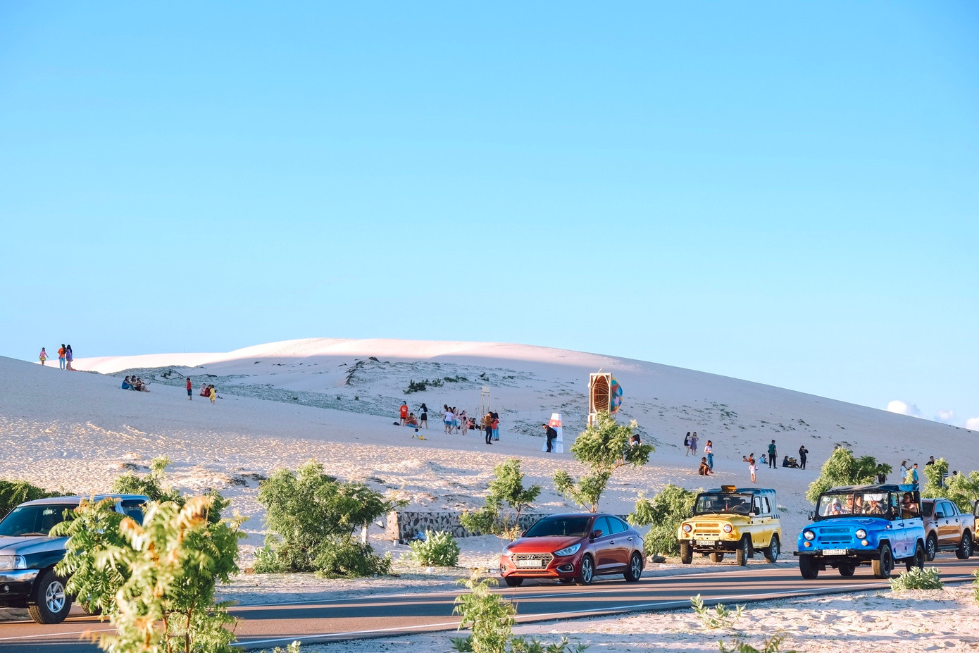 Du lịch Việt Nam ảnh 6 Theo The Travel, Mũi Né là điểm đến nhiệt đới tràn ngập niềm vui dưới ánh mặt trời. Ảnh: Anh Tuấn.