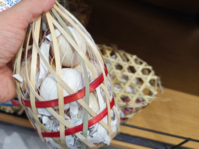 Trứng gà ta trong siêu thị giá vẫn ổn định.