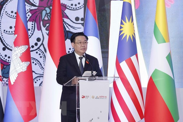 Chủ tịch Quốc hội Vương Đình Huệ phát biểu tại Phiên toàn thể thứ nhất AIPA-44. (Ảnh: Doãn Tấn/TTXVN).