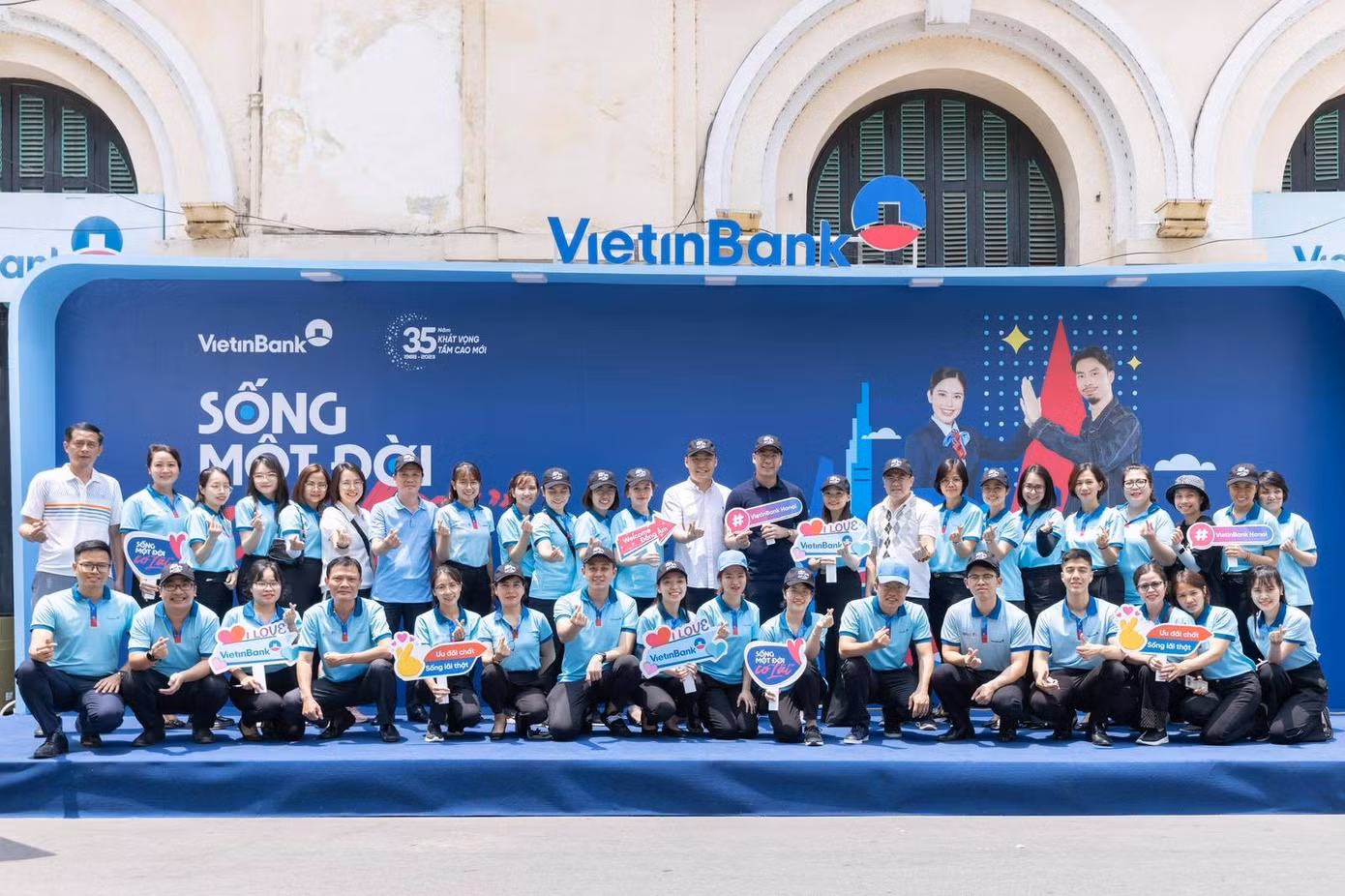 VietinBank Hà Nội - Khơi bật sức trẻ, khát vọng tầm cao mới. VietinBank Hà Nội - Khơi bật sức trẻ, khát vọng tầm cao mới.