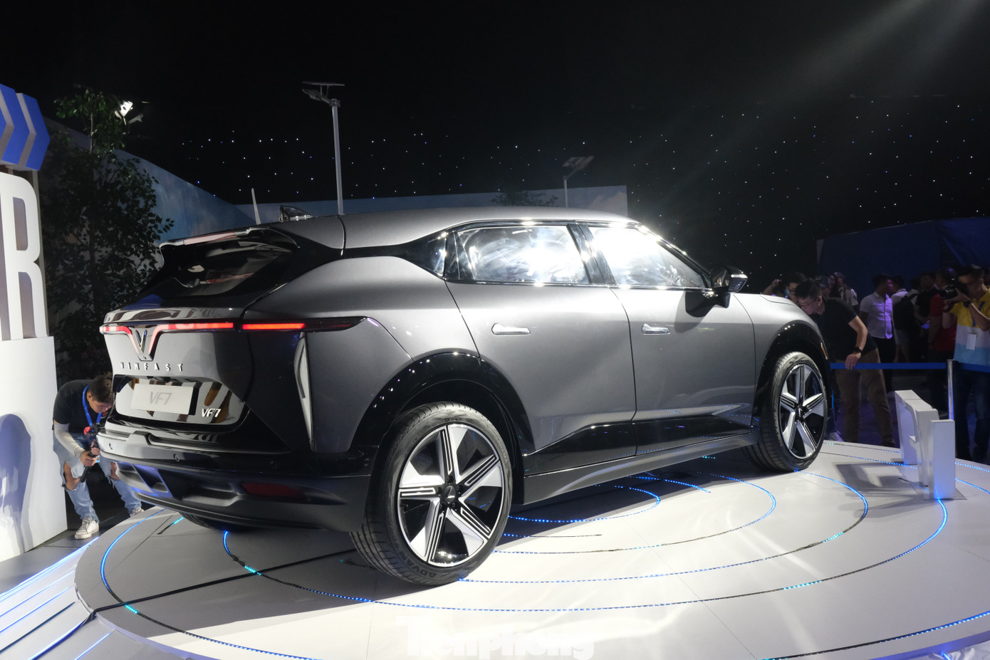 Với việc bổ sung VF 6, VF 7, VinFast đã hoàn thiện dải sản phẩm có kích cỡ từ A-E, đi kèm mẫu xe mini VF 3.