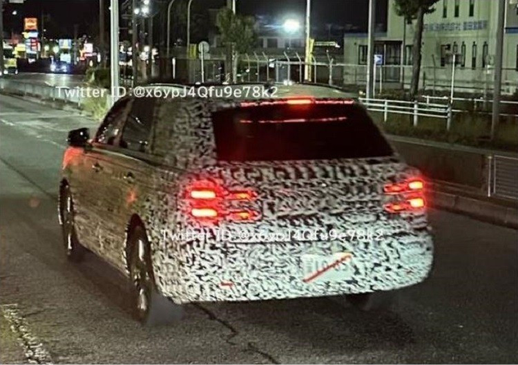 Toyota Century được phát hiện trong một buổi chạy thử tại Nhật Bản.