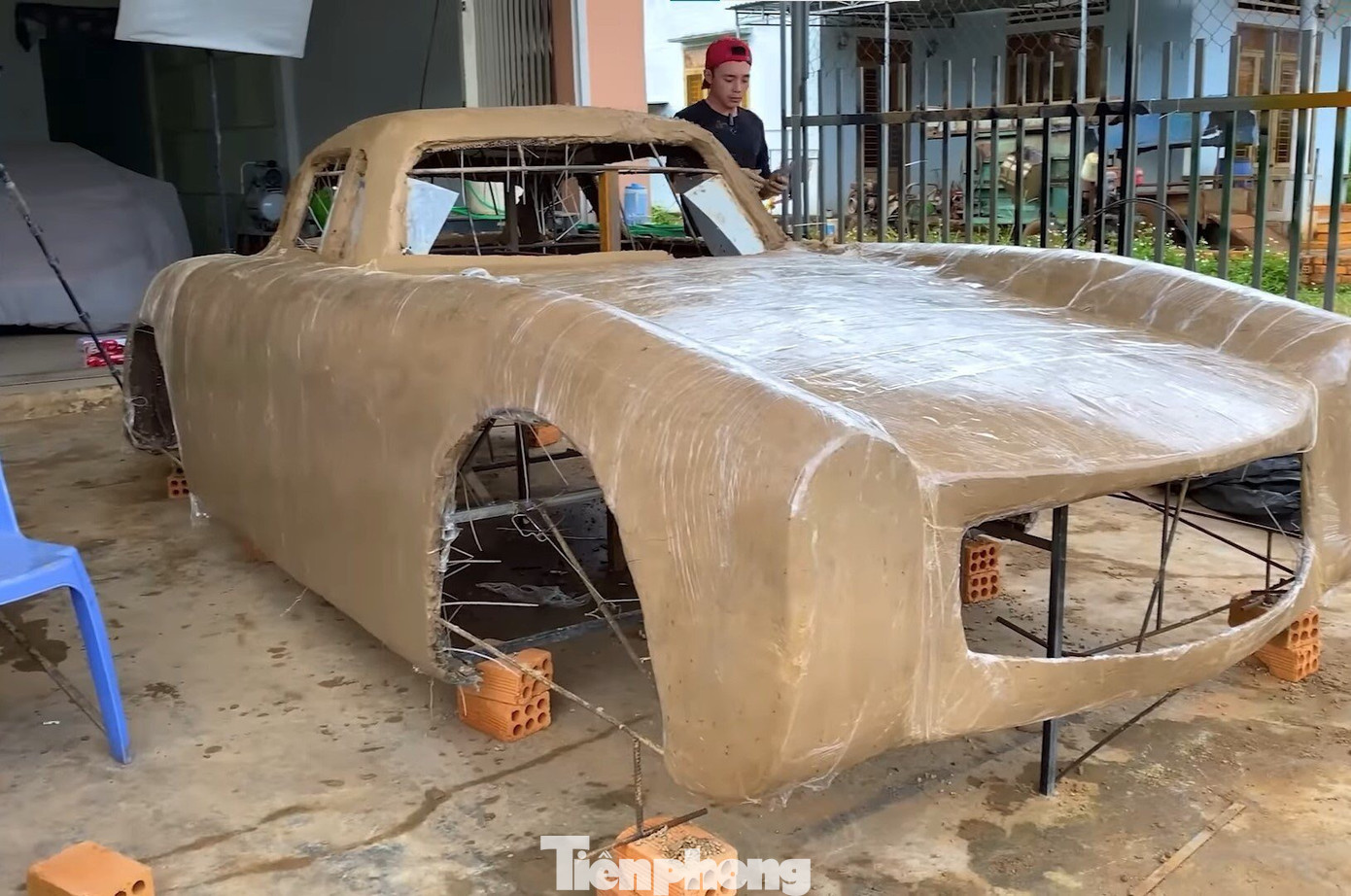 Tất cả bộ phận trên xe đều do Huỳnh Kim Đại chế tạo thủ công. Ảnh: Bazan TV. Tất cả bộ phận trên xe đều do Huỳnh Kim Đại chế tạo thủ công. Ảnh: Bazan TV.