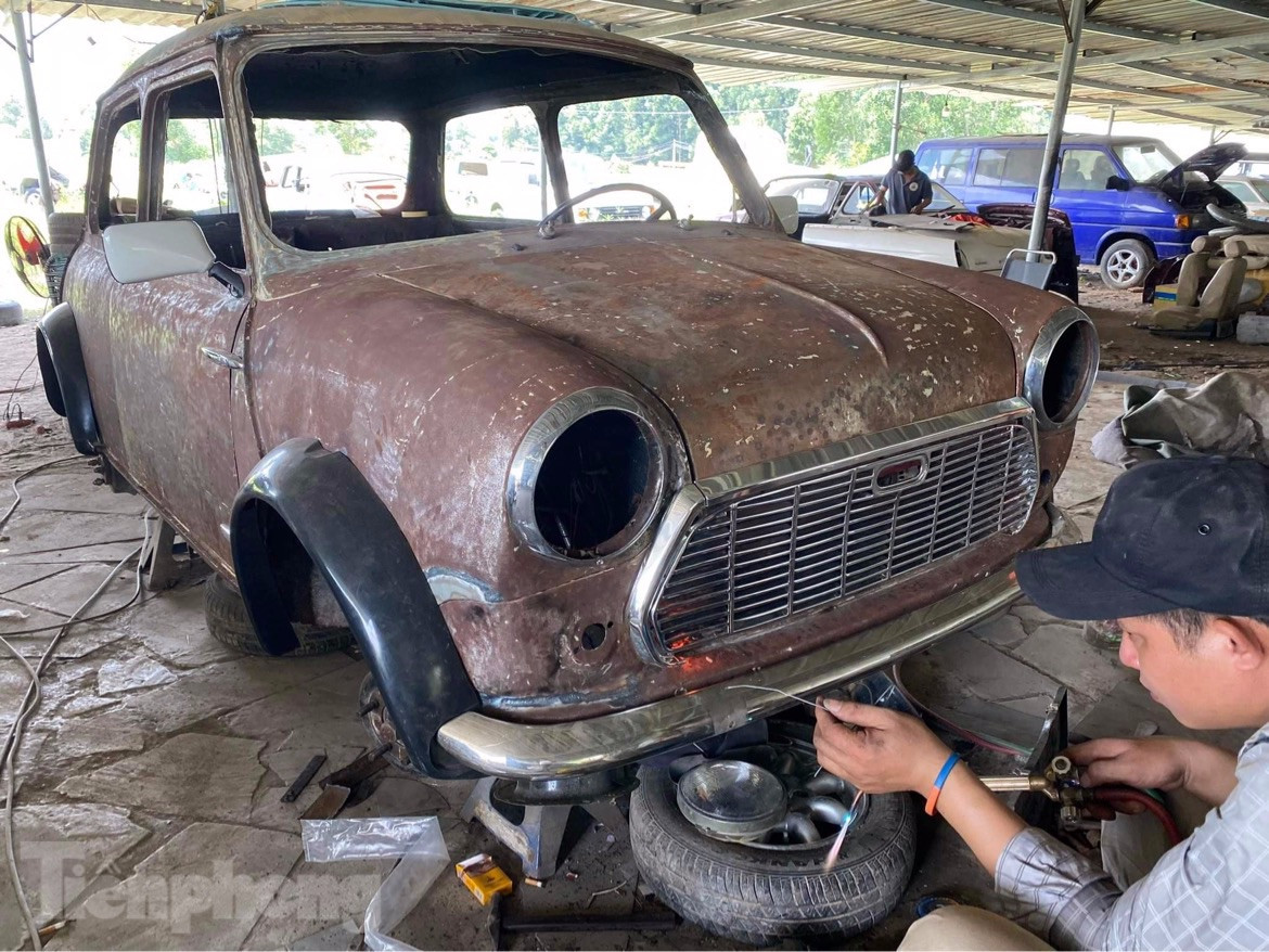 Quá trình tân trang xe tỉ mỉ đến từng con ốc.