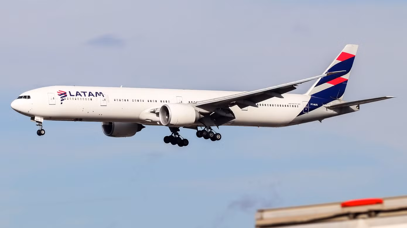 Sự cố y tế khẩn cấp trên máy bay của LATAM diễn ra vào tháng 7. Sự cố y tế khẩn cấp trên máy bay của LATAM diễn ra vào tháng 7.