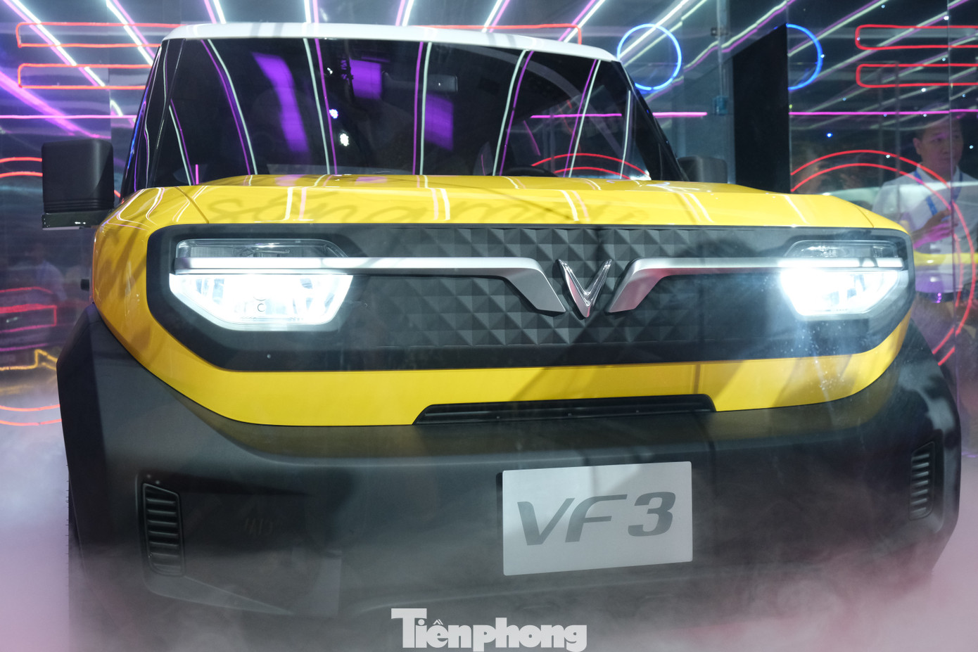 Phần đầu xe có thiết kế hiện đại kết hợp sự khỏe khoắn.