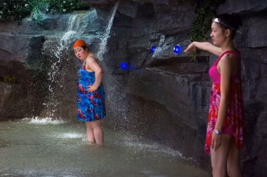 Suối nước nóng bên trong trung tâm giải trí quy mô vừa khánh thành ở Bình Nhưỡng, Triều Tiên