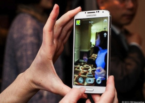 Chụp ảnh Dual-shot với chức năng chụp camera trước và sau cùng lúc. Chụp ảnh Dual-shot với chức năng chụp camera trước và sau cùng lúc