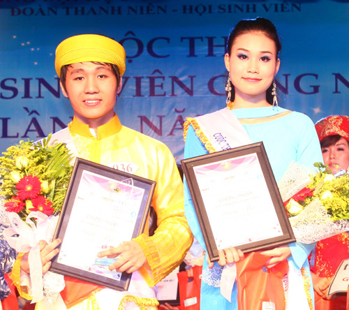 Giải ba là Vũ Gia Kiên – Lê Thị Thu Hoài