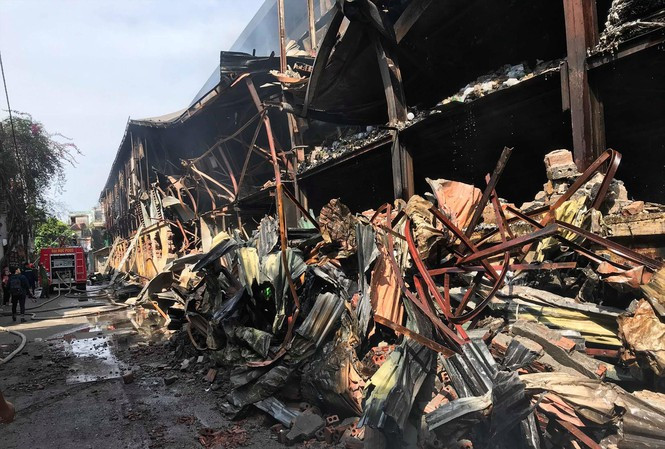 Nhiều câu hỏi về vụ cháy nhà xưởng Cty Rạng Đông chưa được trả lời ảnh 4