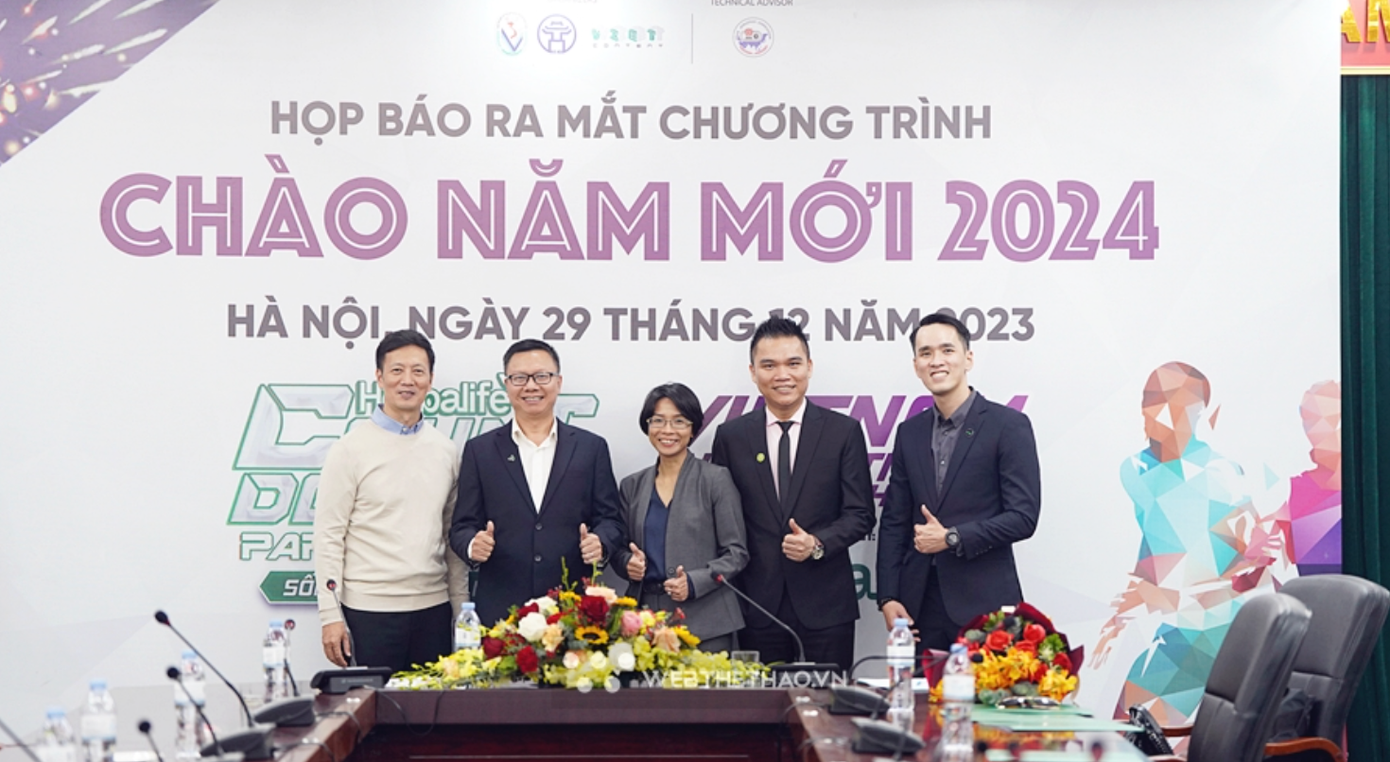 Họp báo công bố giải bán Marathon quốc tế 2024 chào năm mới tại Hà Nội (ảnh Chi Chi) Họp báo công bố giải bán Marathon quốc tế 2024 chào năm mới tại Hà Nội (ảnh Chi Chi)