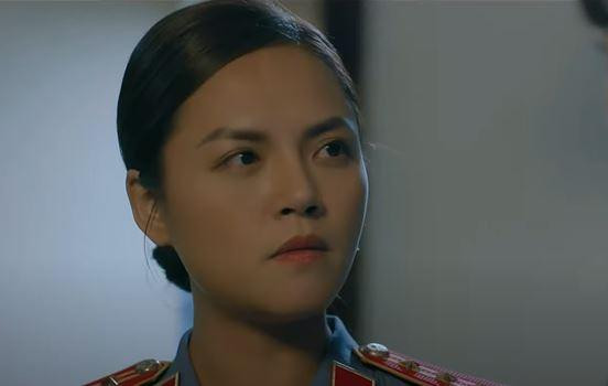 Nguyệt (Thu Quỳnh) nghi ngờ đằng sau kế hoạch giúp Đinh chạy trốn là âm mưu của một nhóm người. Ảnh: CMH. Nguyệt (Thu Quỳnh) nghi ngờ đằng sau kế hoạch giúp Đinh chạy trốn là âm mưu của một nhóm người. Ảnh: CMH.