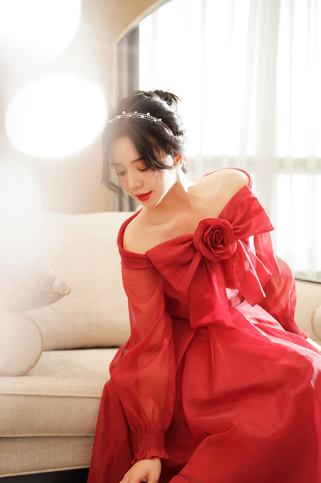 Quỳnh Kool từ trước tới nay luôn xuất hiện với vẻ ngoài xinh xắn, dịu dàng.