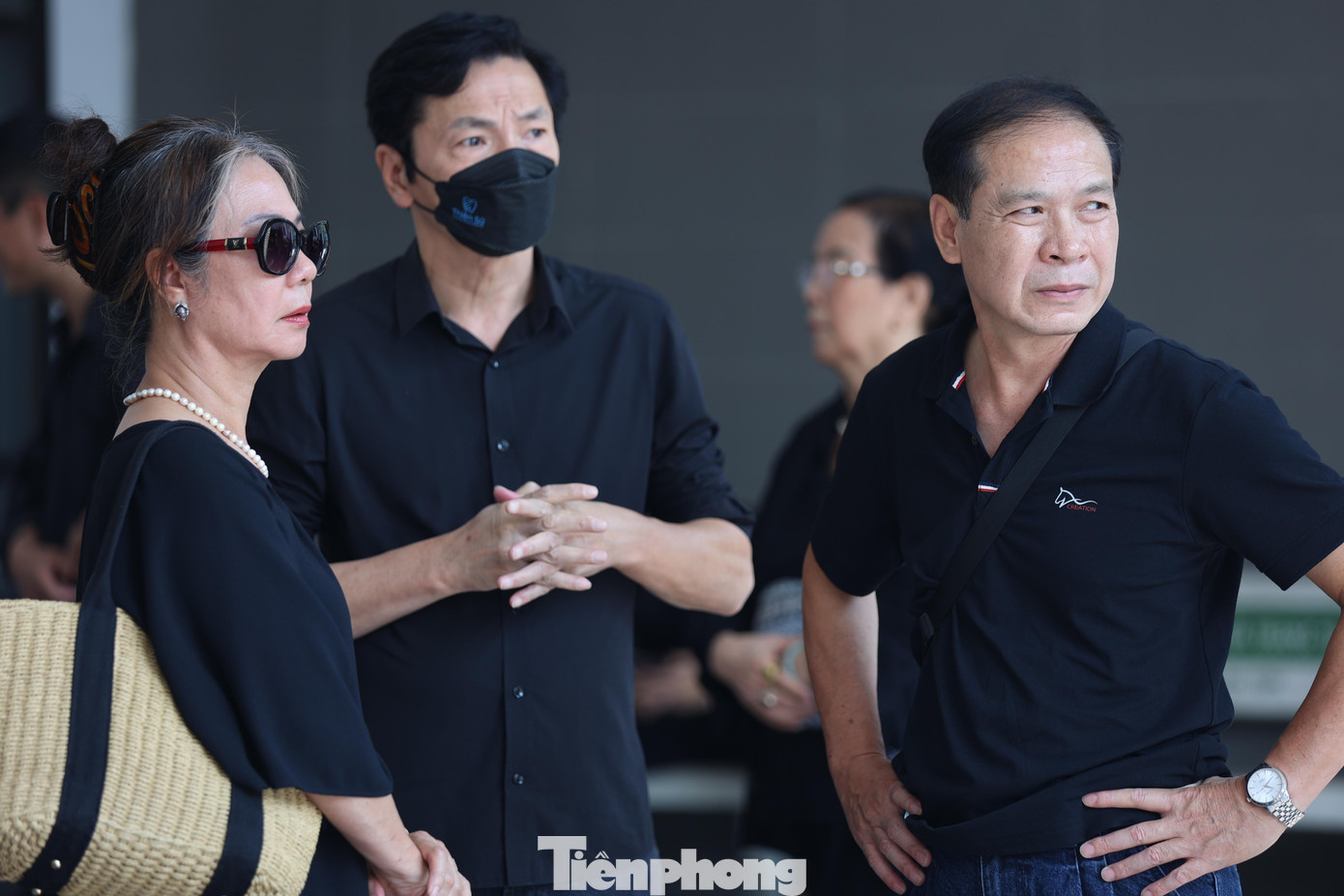 NSƯT Thu Hà, NSND Trung Anh, NSND Việt Thắng - thế hệ hậu bối của NSƯT Hà Văn Trọng ở Nhà hát Kịch Việt Nam. Ảnh: Như Ý.