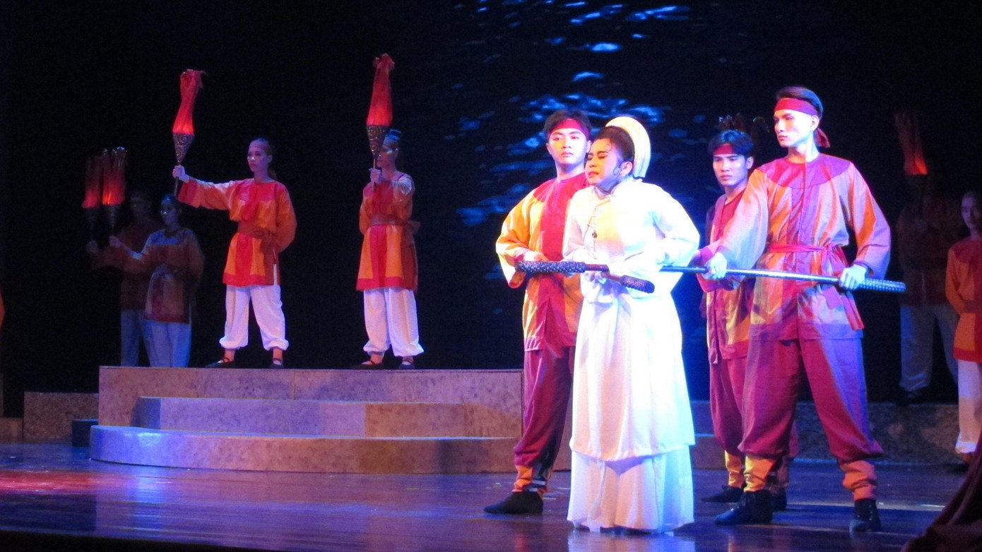 Vở Vương quyền - Vụ án Tống Thị Quyên đạt huy chương Vàng. Ảnh: Thu Hiền. Vở Vương quyền - Vụ án Tống Thị Quyên đạt huy chương Vàng. Ảnh: Thu Hiền.