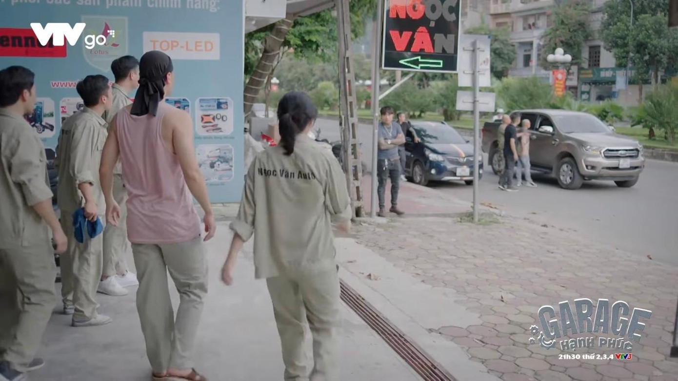 Tay sai của Phi liên tục cản trở công việc làm ăn của gara ô tô Ngọc Vân