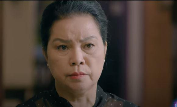 Bà Lan (Phương Hạnh) trách Nguyệt (Thu Quỳnh) luôn hờ hững chuyện con cái. Ảnh: CMH. Bà Lan (Phương Hạnh) trách Nguyệt (Thu Quỳnh) luôn hờ hững chuyện con cái. Ảnh: CMH.