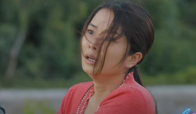 Nguyệt (Thu Quỳnh) khuyên vợ Đinh nên động viên chồng tự thú. Ảnh: CMH. Nguyệt (Thu Quỳnh) khuyên vợ Đinh nên động viên chồng tự thú. Ảnh: CMH.