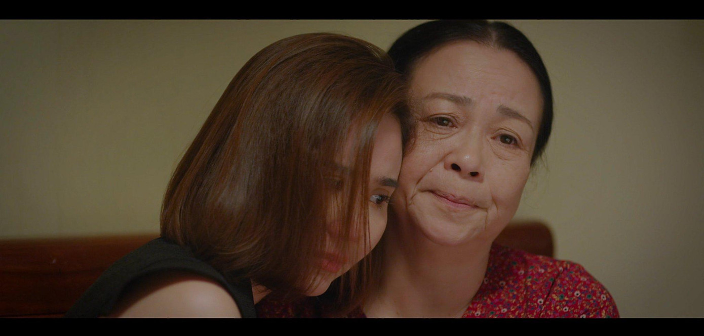 Bà Nga (NSƯT Thanh Quý) dành tình yêu thương hơn cả dành cho Vân Trang (Huyền Lizzy) Bà Nga (NSƯT Thanh Quý) dành tình yêu thương hơn cả dành cho Vân Trang (Huyền Lizzy)