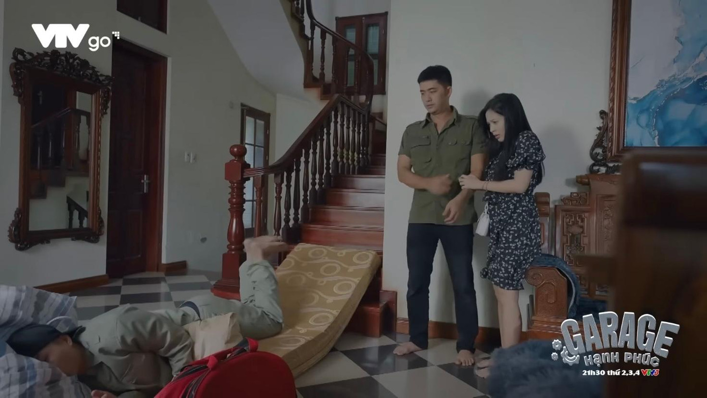 Cú ngã khiến Trung (Duy Hưng) "thọt cả chân"