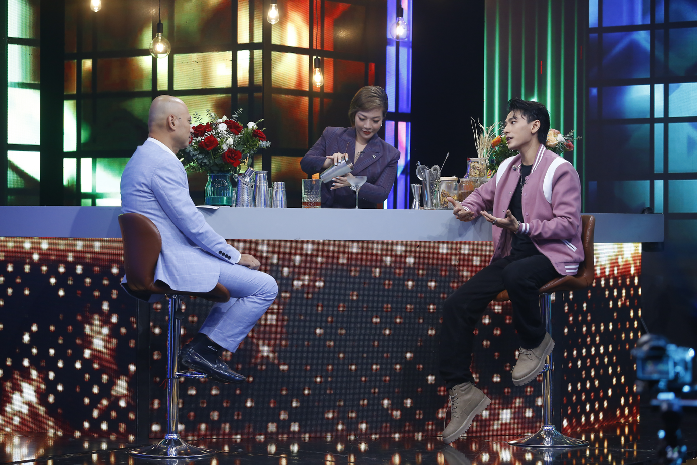 Issac chia sẻ câu chuyện về những dấu ấn nghệ thuật Issac chia sẻ câu chuyện về những dấu ấn nghệ thuật