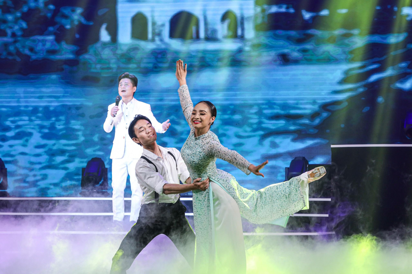 NSƯT Tấn Minh hát tôn vinh lực lượng CAND.