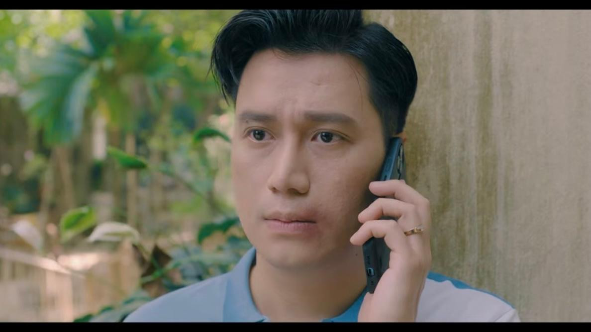 Hoàng (Việt Anh) mong Nguyệt (Thu Quỳnh) giúp đỡ quay lại với Phương (Hồng Diễm). Ảnh: CMH. Hoàng (Việt Anh) mong Nguyệt (Thu Quỳnh) giúp đỡ quay lại với Phương (Hồng Diễm). Ảnh: CMH.