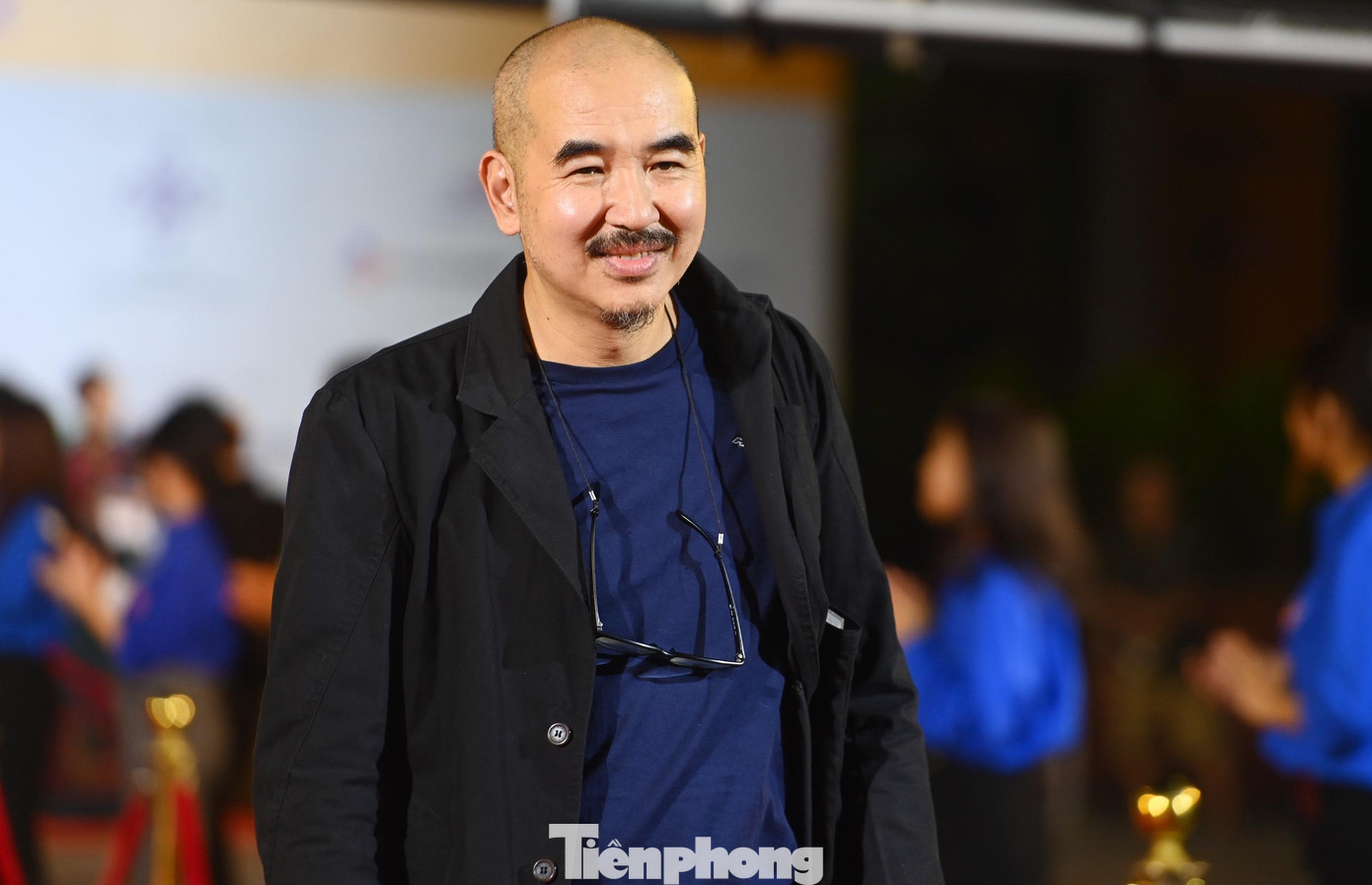 Đạo diễn Bùi Thạc Chuyên - Thành viên Ban giám khảo Phim dài - cho biết vui mừng là cảm xúc đầu tiên của anh khi tham dự Liên hoan phim quốc tế Hà Nội lần thứ 6. “Đây là cơ hội gặp gỡ những nhà làm phim xuất sắc, xem những bộ phim hay” anh nói. Ảnh: Như Ý.