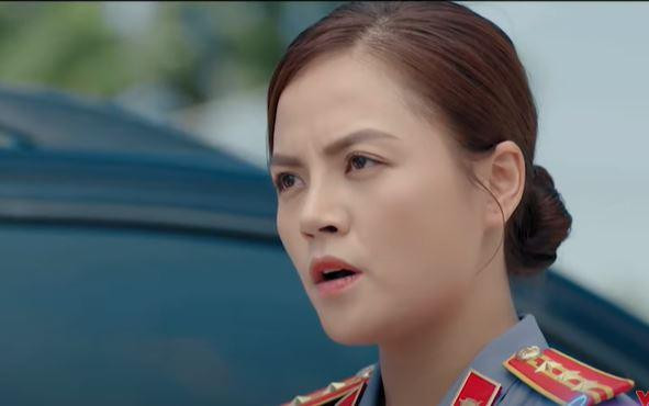 Nguyệt (Thu Quỳnh) quyết định khai thác thông tin từ vợ của Đinh. Ảnh: CMH. Nguyệt (Thu Quỳnh) quyết định khai thác thông tin từ vợ của Đinh. Ảnh: CMH.