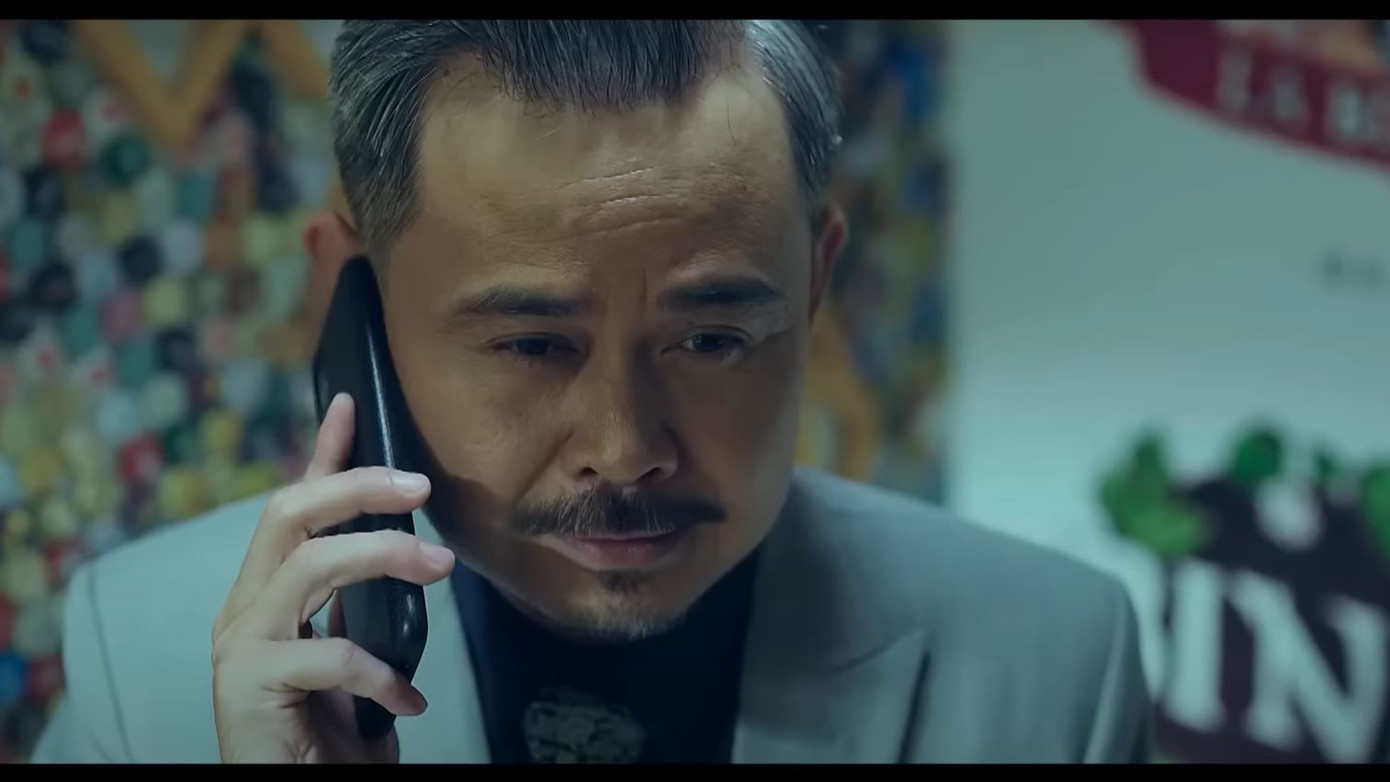 Hoàng Đức (Vĩnh Xương) gọi cho một ông anh bí mật và nhận chỉ đạo Hoàng Đức (Vĩnh Xương) gọi cho một ông anh bí mật và nhận chỉ đạo