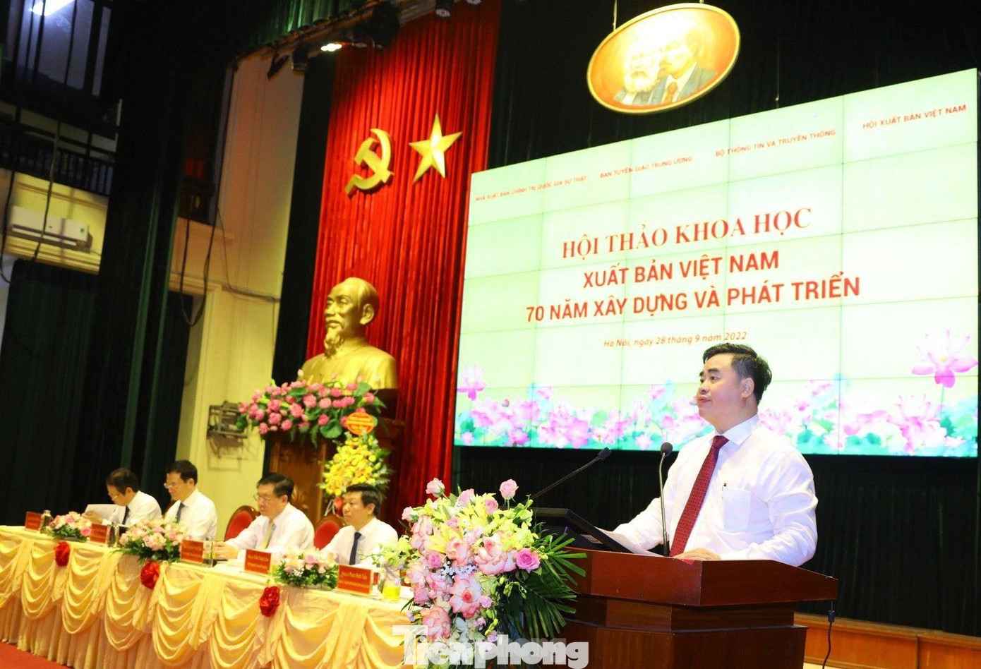 PGS.TS. Phạm Minh Tuấn, Giám đốc - Tổng Biên tập Nhà xuất bản Chính trị quốc gia Sự thật Phát biểu đề dẫn Hội thảo.