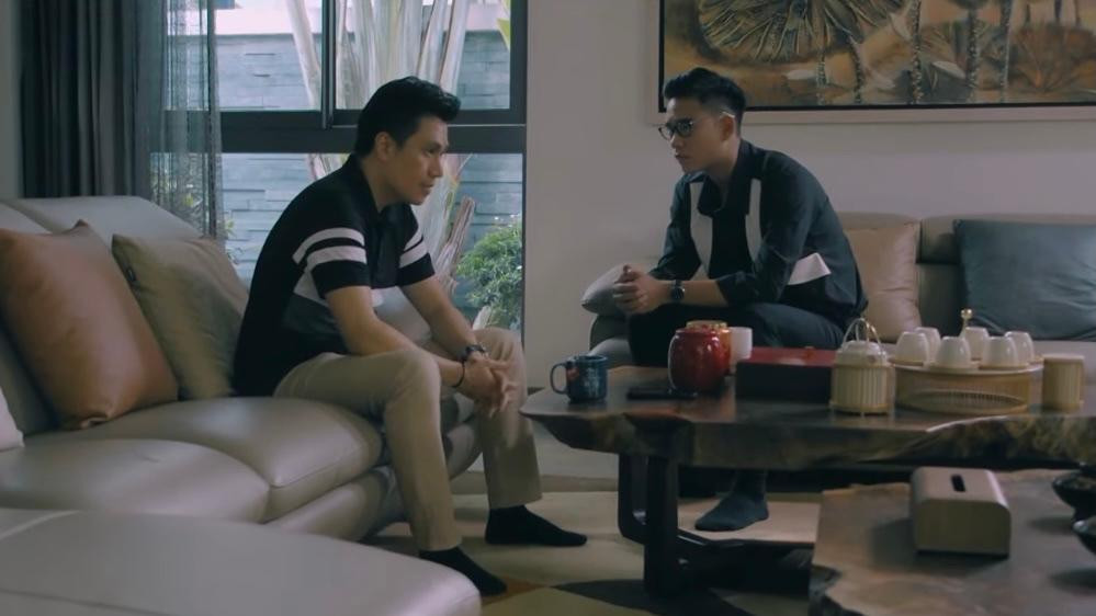 Hoàng mong Thịnh ở lại để tìm thêm thông tin giúp anh. Ảnh: CMH. Hoàng mong Thịnh ở lại để tìm thêm thông tin giúp anh. Ảnh: CMH.