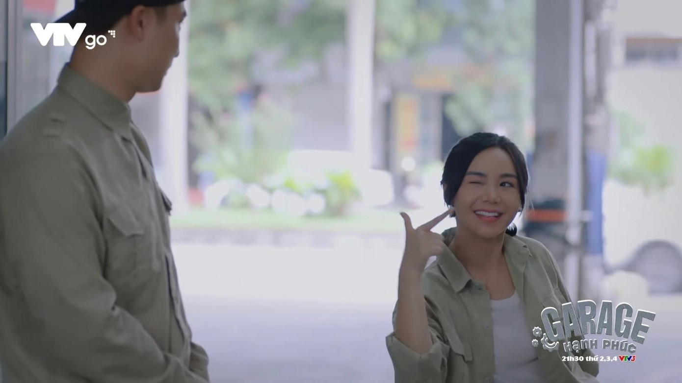 Sơn Ca (Quỳnh Kool) cảm ơn lãnh đạo mới và nhân viên gara ô tô theo phong cách của Trung (Duy Hưng)