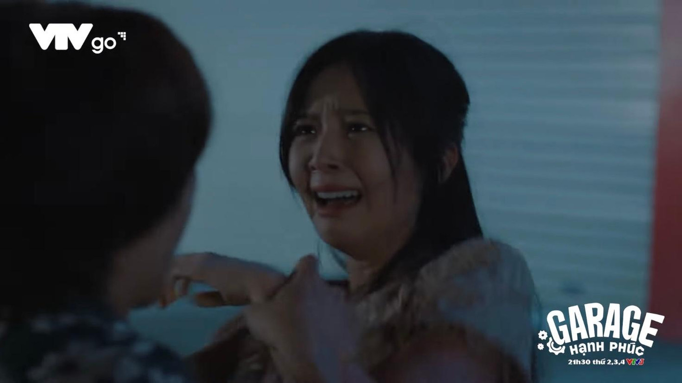 Vân (Ngọc Huyền) vô cùng hoảng hốt khi bị quấy rối Vân (Ngọc Huyền) vô cùng hoảng hốt khi bị quấy rối